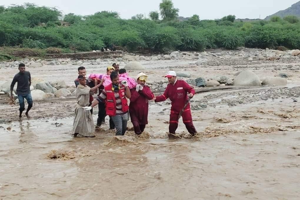 كارثة ملحان بالمحويت.. وفاة وفقدان 33 شخص وتضرر أكثر من 200 منزل جراء سيول الأمطار