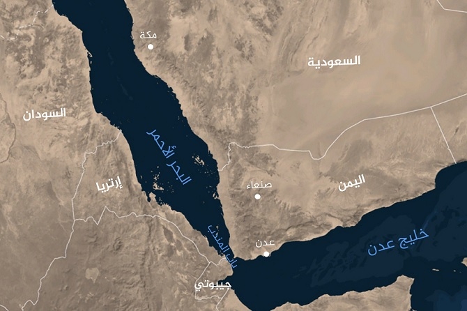 اخلاء سفينة تجارية بالبحر الأحمر بعد اندلاع الحريق فيها جراء انفجار غامض