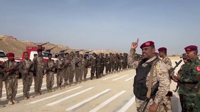 ادفنوهم بالصحراء .. توجيهات لقائد محور الغيضة بالمهرة للجنود ضد الحوثيين وشبكات التهريب