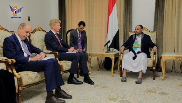 مليشيا الحوثي تُهاجم المبعوث الأممي وتهدد بعدم التعامل معه