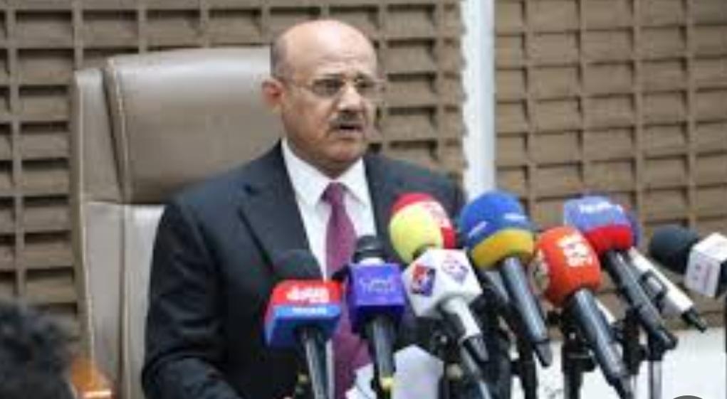 محافظ البنك المركزي : 147 مؤسسة حكومية لا تورد ايراداتها الى البنك