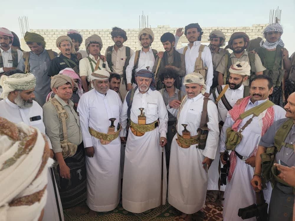 السلطة المحلية بالمهرة تُعلن الافراج عن القيادي الحوثي الزايدي مقابل احتجاز نجله ونجل شقيقه