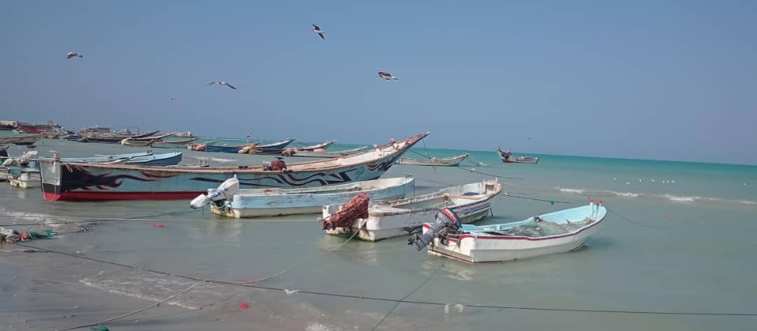 قراصنة صوماليون يختطفون صيادين يمنيين وقاربهم في البحر الأحمر ويطالبون بفدية 15 ألف دولار