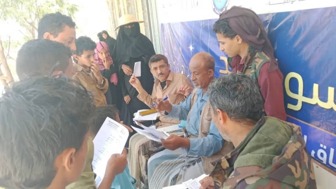 إنسانية المقاومة توزع كسوة العيد لأكثر من ألفي يتيم في الشمايتين بتعز