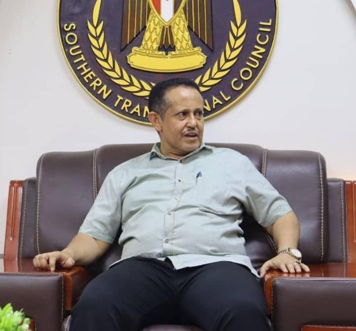 الانتقالي يُدين اصدار النيابة الجزائية لأوامر قبض قهرية بحق امينه العام