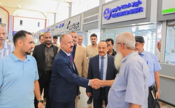 وزير النقل يقر بتحديات "استثنائية" تواجه الخطوط الجوية اليمنية