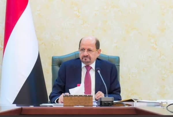 الزنداني يتهم الحوثيين بتقويض خارطة الطريق واحتجاز 120 مليون دولار من أموال "اليمنية"