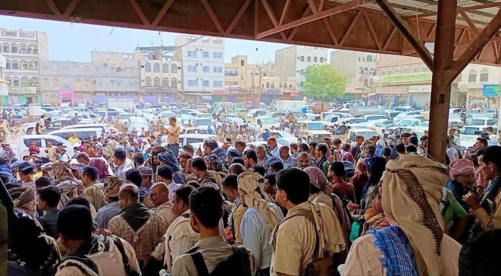 غضب شعبي وقبلي متصاعد ضد صفقة التبادل مع الحوثي وأنباء عن الغاءها