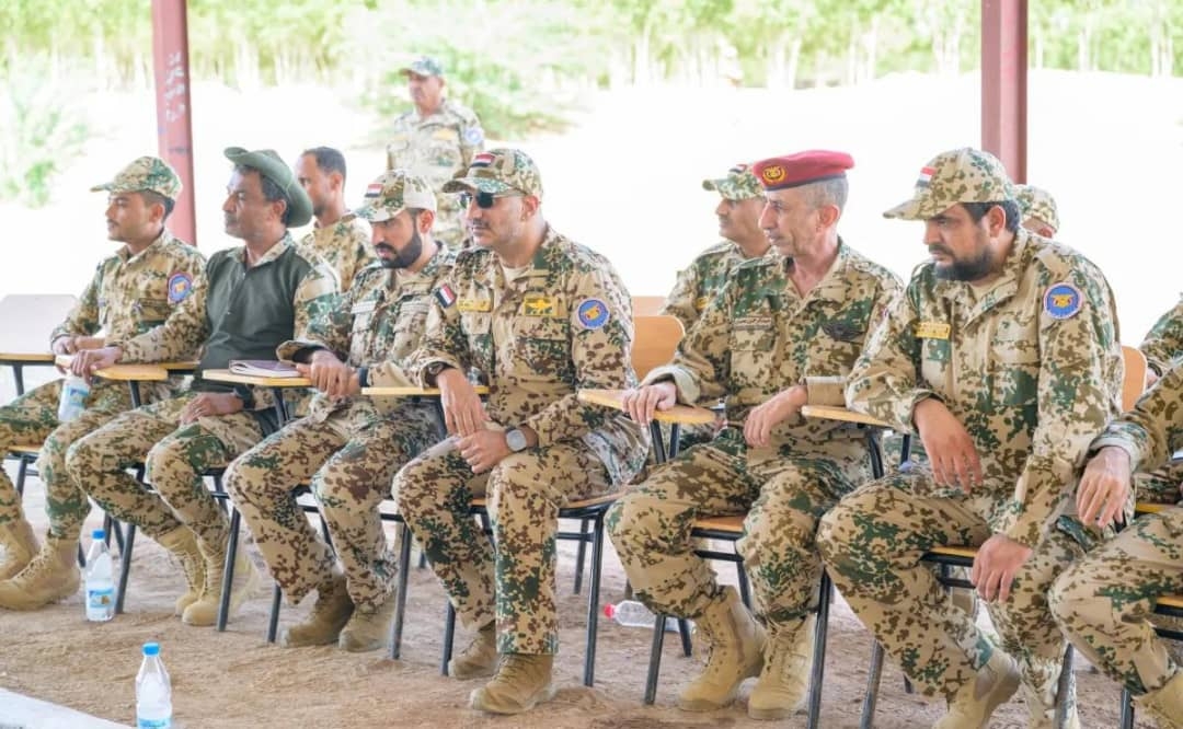 الفريق طارق صالح يشهد تمرين العمليات التعرضية في الفرقة الخامسة مشاة بالمقاومة الوطنية