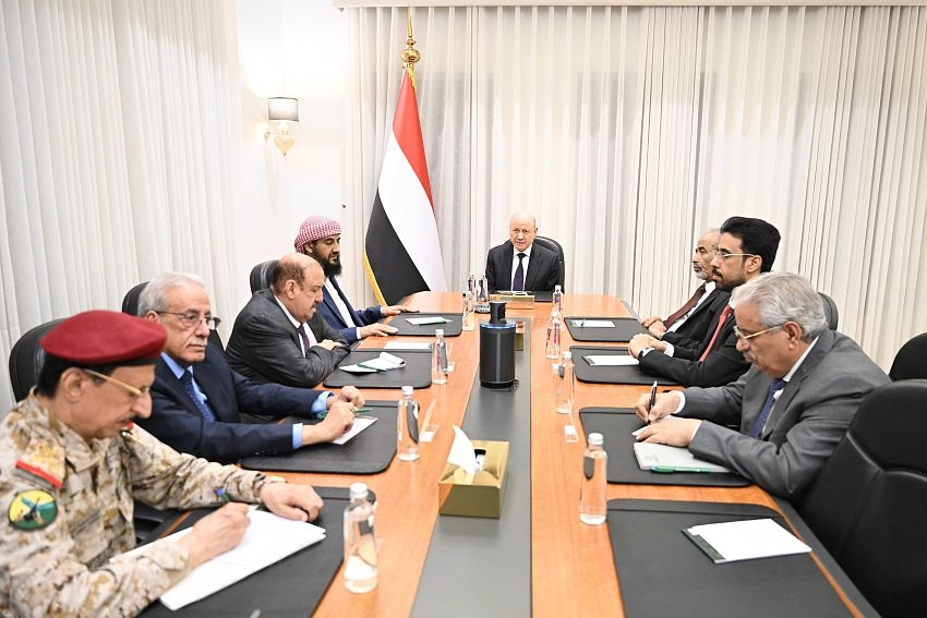 الشرعية تتحدى الحوثي وتُقر استئناف تصدير النفط