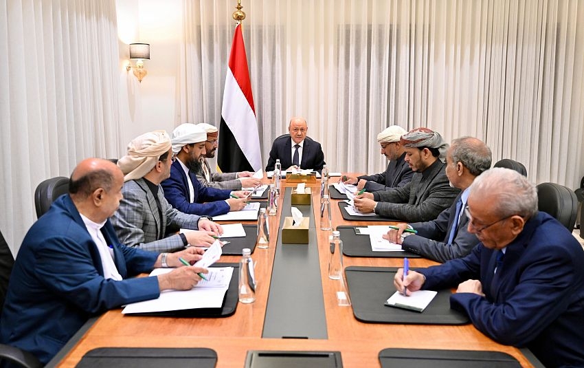 انزعاج إخواني من وقف تفرد العليمي بالقرار داخل مجلس القيادة