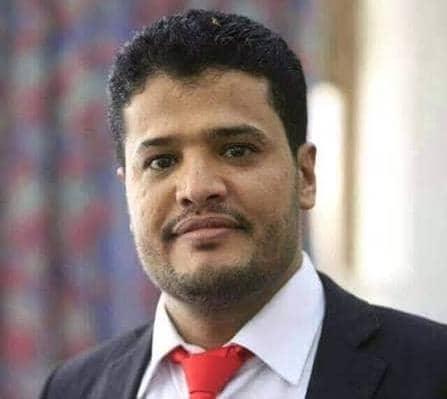 بعد الاعتذار له والإفراج عنه.. صحفي يُفاجأ بمحاكمته غيابياً ويكشف تفاصيل اعتقاله بمأرب