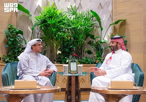 صحيفة بريطانية : التصعيد الحوثي يدفع بجهود إصلاح العلاقة بين الرياض وأبوظبي