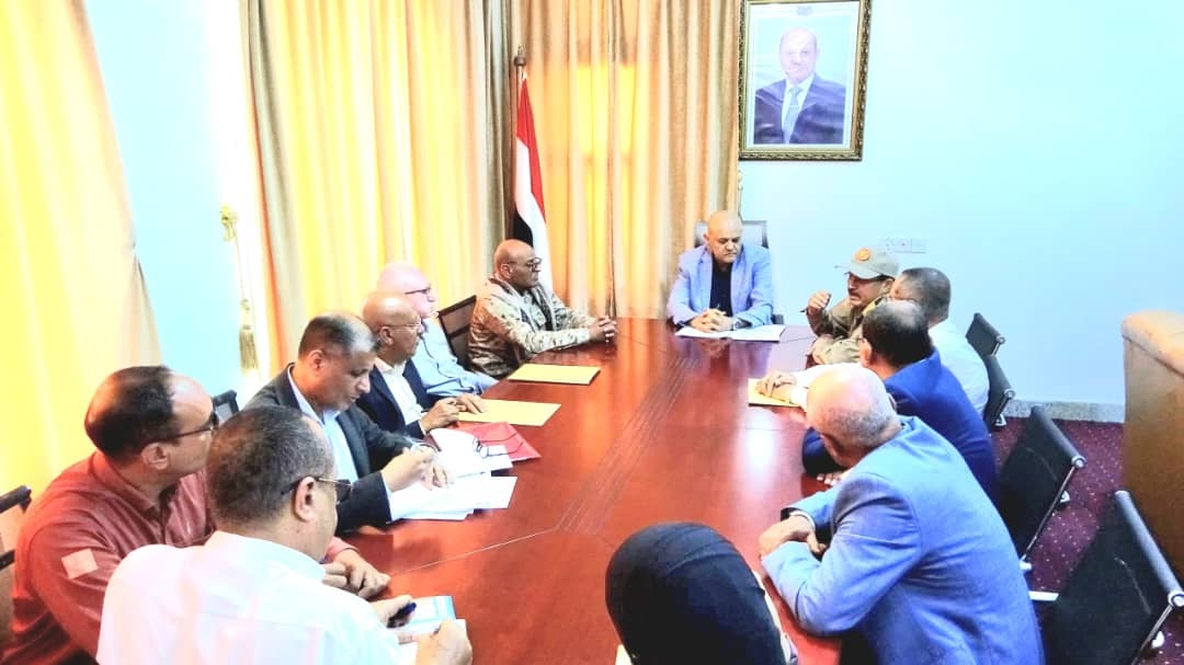 اللجنة العليا للطوارئ بتعز تُقر إجراءات تنفيذية لتطبيق قرارات مجلس الدفاع الوطني والتعبئة العامة