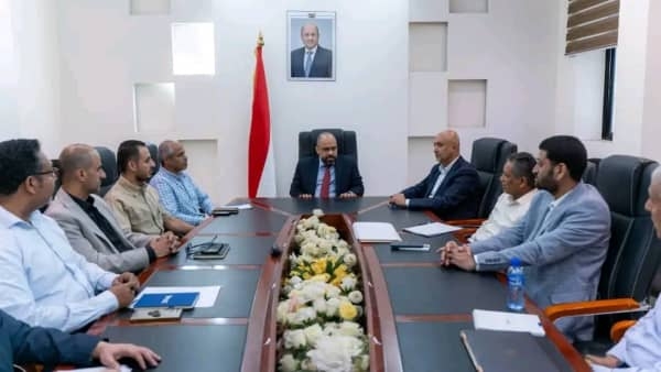 وزير الاتصالات يؤكد العمل على توفير خدمات اتصالات آمنة