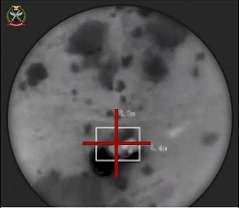 القوات المسلحة: نفذنا 780 عملية استهداف دقيقة وحيدنا 512 من عنصراً حوثياً ودمرنا 330 عربة عسكرية