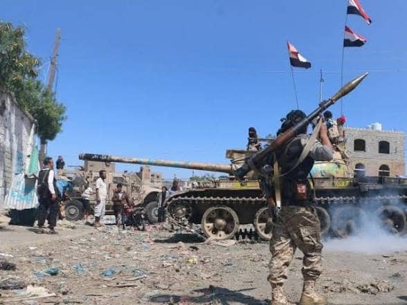 القوات المسلحة مسنودة بالمواطنين تحقق تقدمًا ميدانيًا غربي تعز